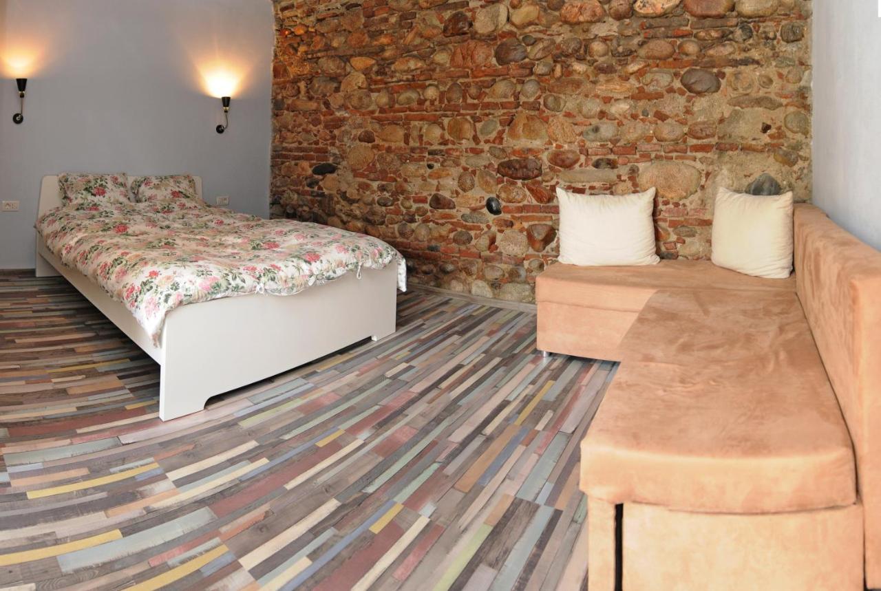 La Mosie Hotel Hateg Room photo